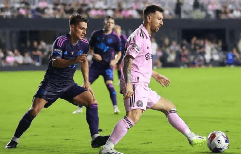 包含欧冠清晨走向成谜；波尔图造点机会；悬念犹存；年轻球员得到机会的词条